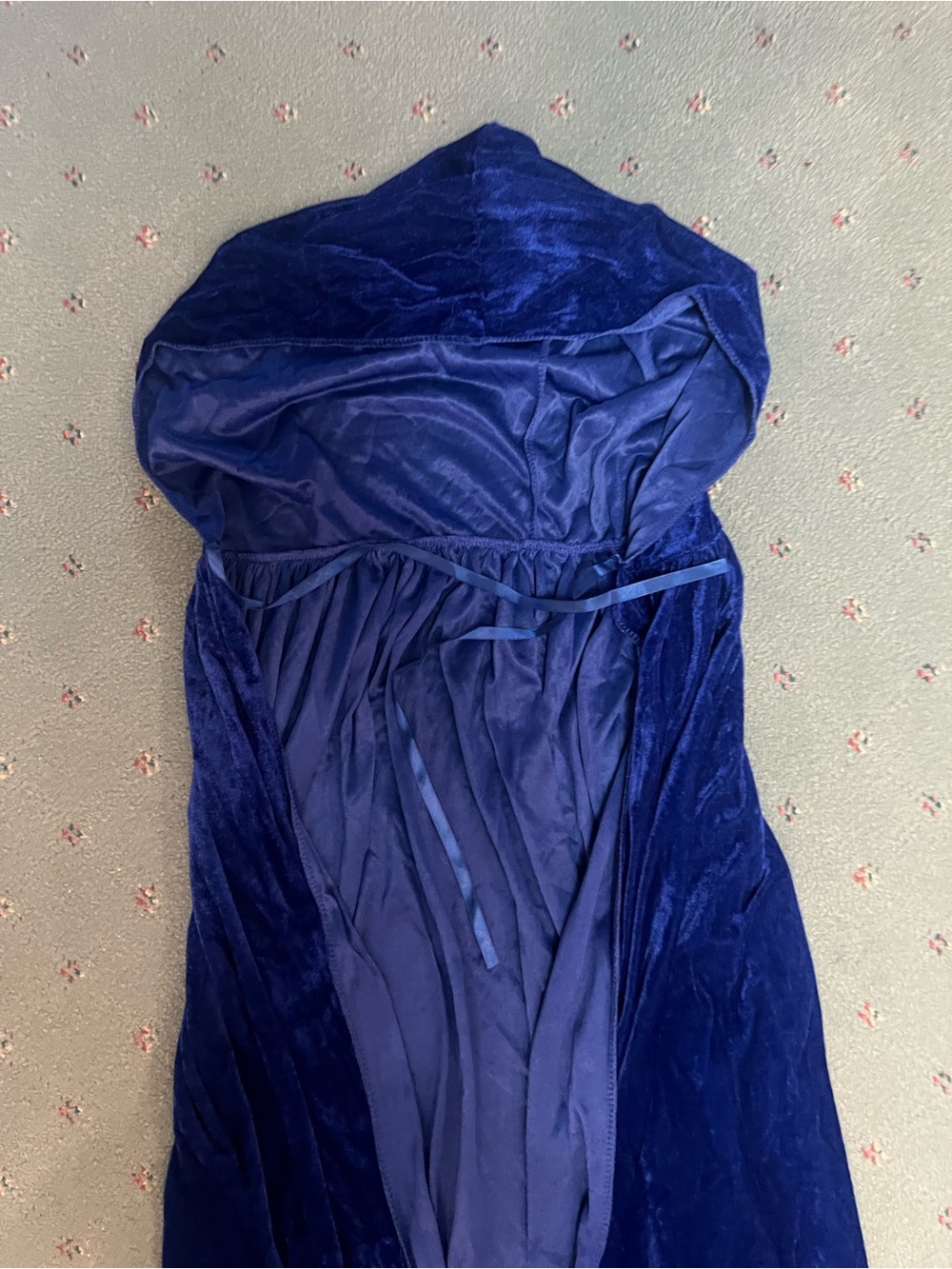 Royal Blue Hooded Velvet Cape - Picture 5 of 8
